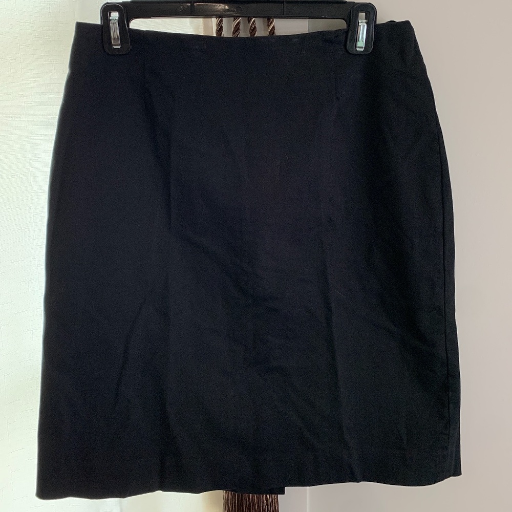 GAP stretch black skirt